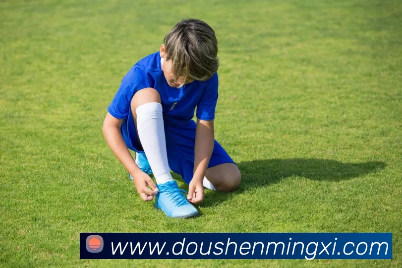 足球运动发散策略是否更适合弱队在强队面前创造机会